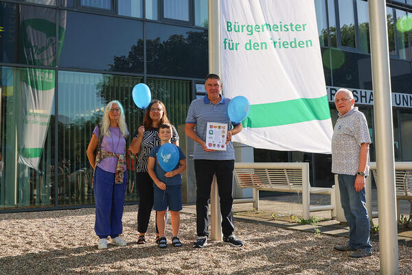 08-06 Mayors for Peace Flagge Foto Max Rolke Kreis Unna